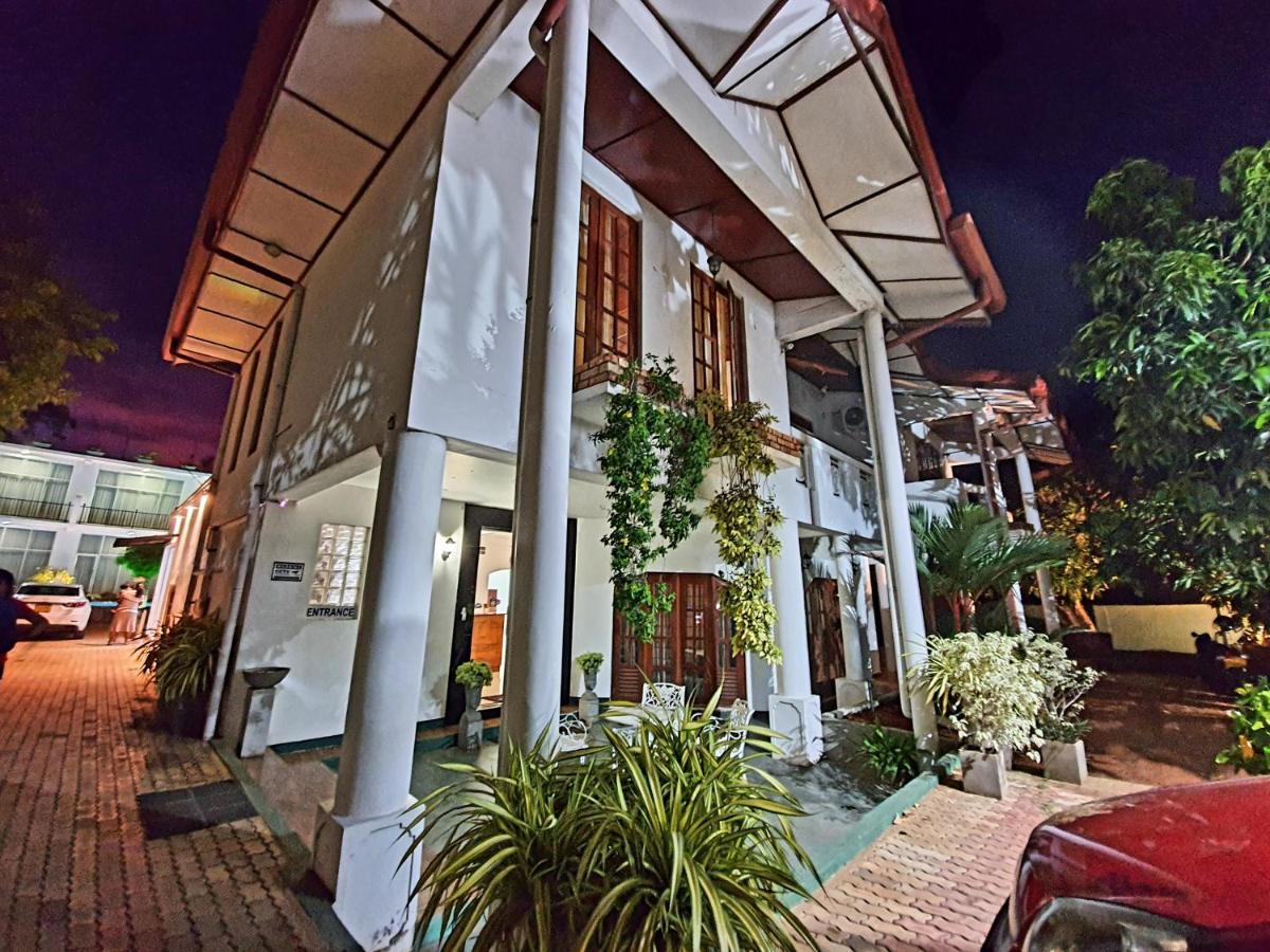 Salubrious Resort Anuradhapura Exteriör bild