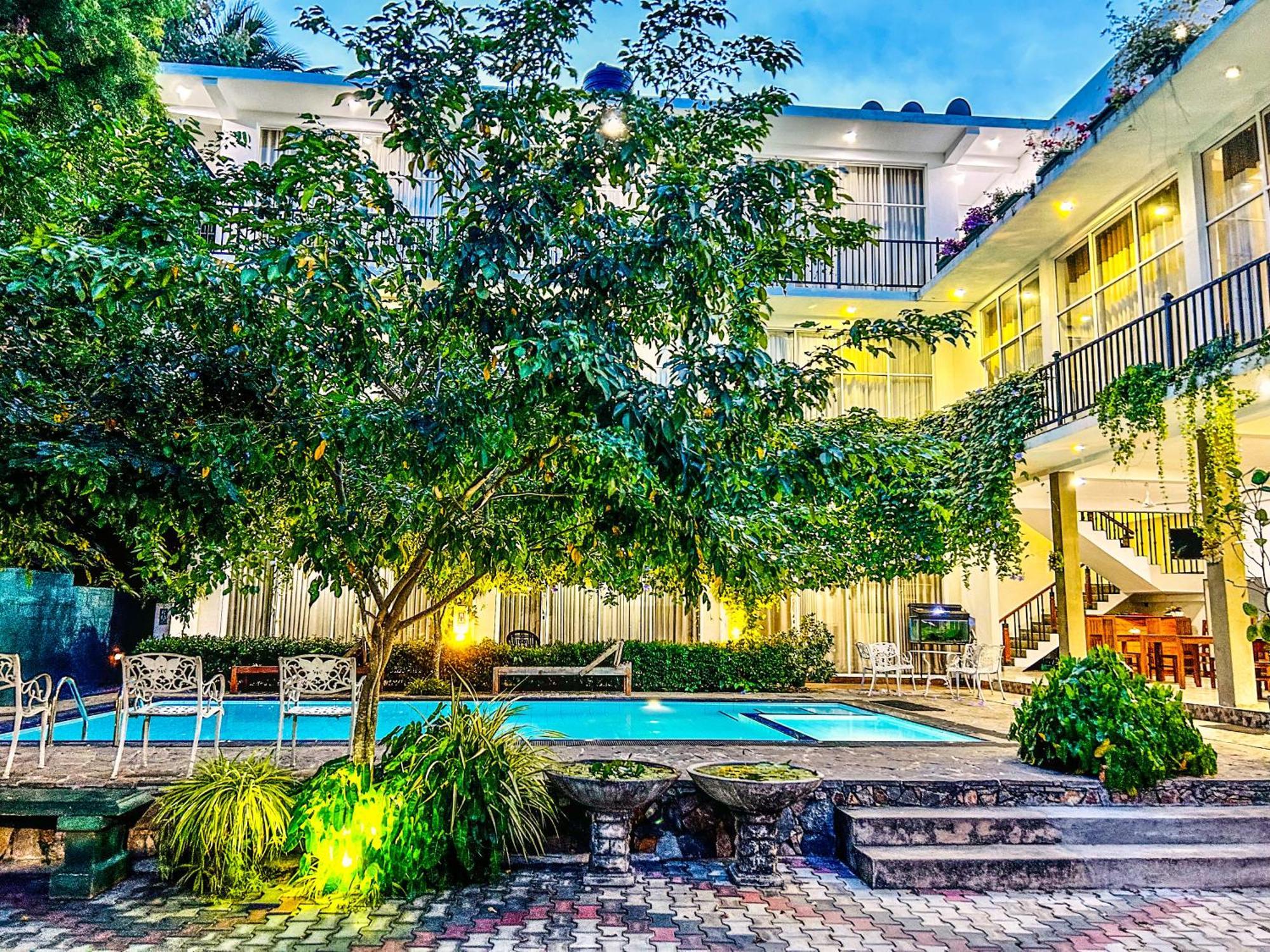 Salubrious Resort Anuradhapura Exteriör bild