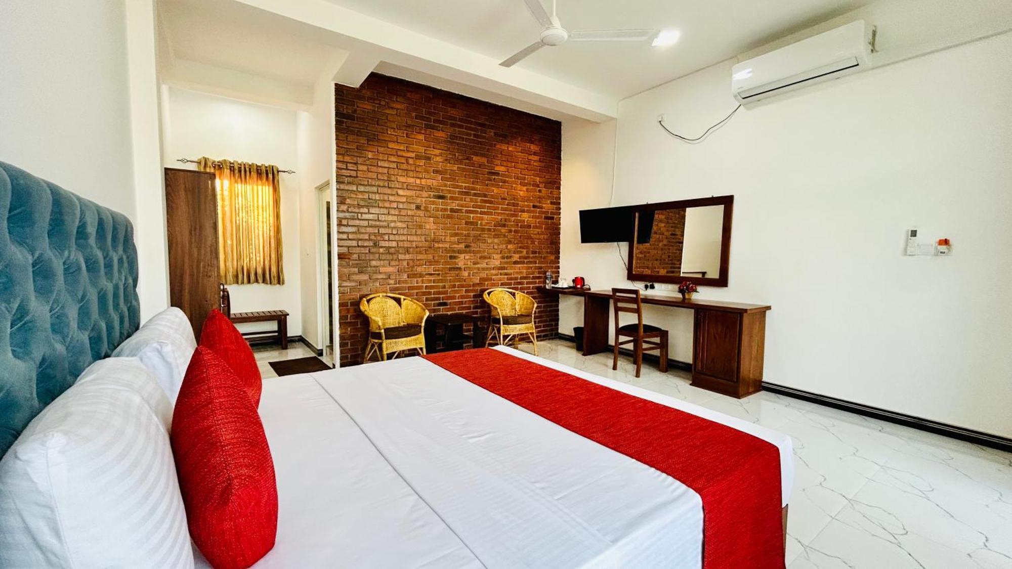 Salubrious Resort Anuradhapura Exteriör bild