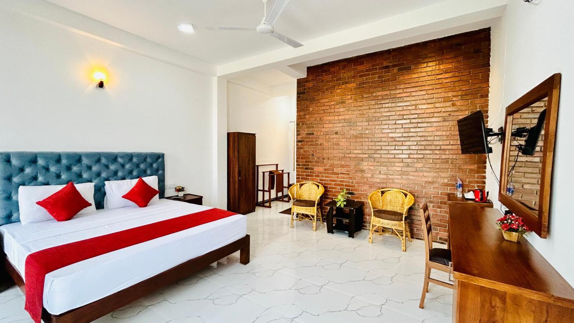 Salubrious Resort Anuradhapura Exteriör bild