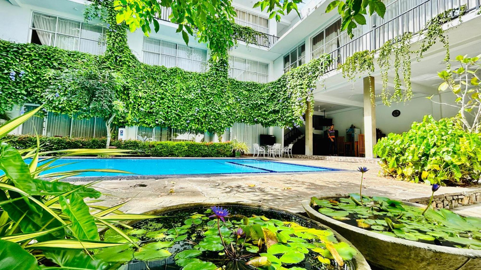 Salubrious Resort Anuradhapura Exteriör bild