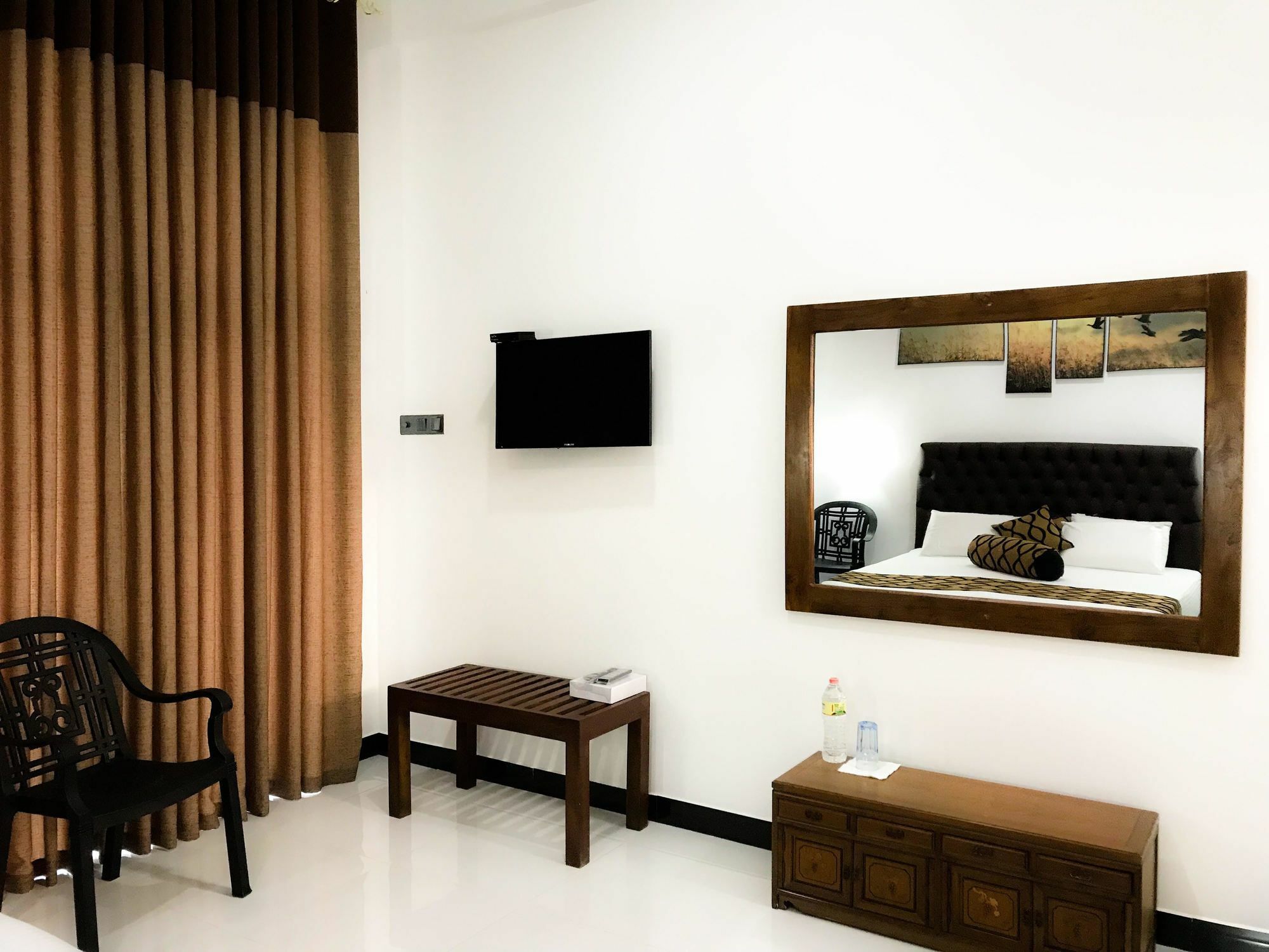 Salubrious Resort Anuradhapura Exteriör bild