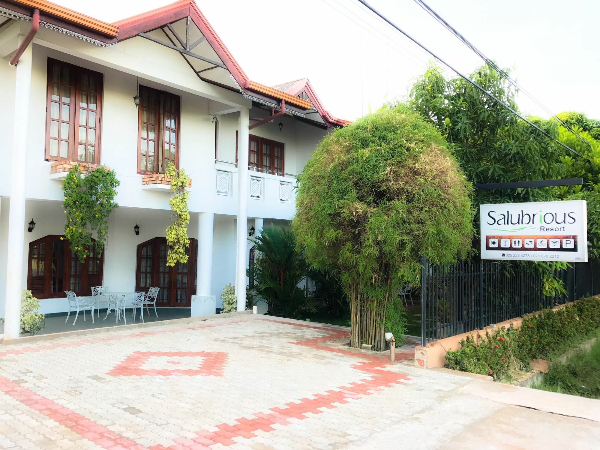 Salubrious Resort Anuradhapura Exteriör bild